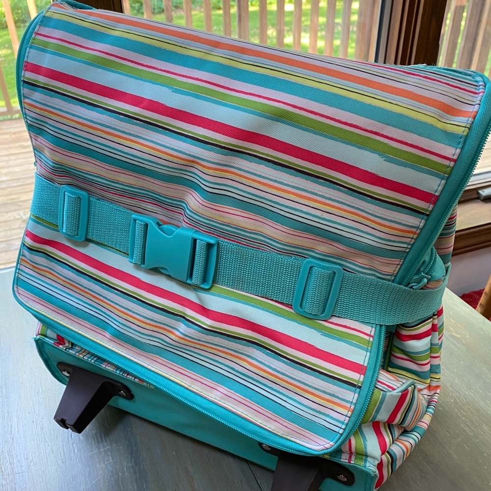 31 collapsible rolling cooler